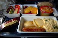 现在坐飞机有饭吃吗（坐飞机吃餐食吗）