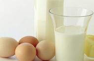 牛奶加蛋清怎么做面膜（牛奶配蛋清做面膜的方法）
