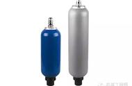 氮气罐隔膜式蓄能器使用方法（氮气蓄能器怎么灌装氮气）