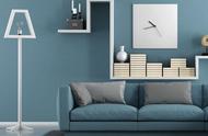 浅蓝色墙配什么颜色沙发最好（客厅淡蓝色墙配什么颜色沙发好看）