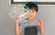 儿童自制吹泡泡的方法（怎样自制儿童吹泡泡液体）