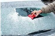 车玻璃怎么能防止结霜（如何防止汽车玻璃结霜的方法）