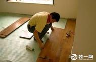外国人铺木地板的工具（外国木地板的安装方法）