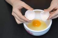 开水冲鸡蛋的正宗做法（开水滚鸡蛋的做法）