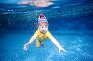 婴儿游泳到几个月最好（婴儿一个多月游泳什么时间最好）
