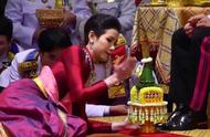 现任泰国国王娶了多少人（泰国老国王有几个老婆）