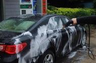 洗车水蜡的正确用法（白车专用洗车水蜡的正确使用方法）