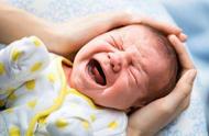 新生儿正确的母乳喂养姿势（新生儿母乳喂养方法和技巧）