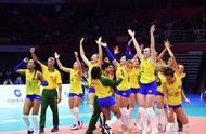 夺冠中的巴西女排（巴西女排连续几届夺冠）