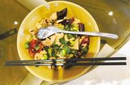 吃饭为什么要用公筷和公勺呢（为什么提倡公筷公勺什么是公筷）