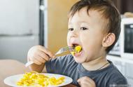 婴儿每天能吃一个鸡蛋黄吗（宝宝一直是要每天吃一个鸡蛋黄吗）