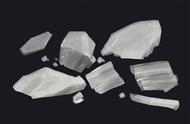 方解石是什么类型的粘土矿物（方解石是典型的无解理矿物）