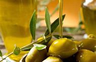 橄榄油正确炒菜的做法（橄榄油到底适不适合炒菜）