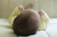婴儿头部睡硬的好吗（4个月婴儿头部软正常吗）
