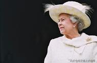 英国女王照镜子蜥蜴人（蜥蜴人是真的吗）