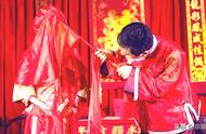 中式婚礼中红绸缎的含义（婚礼新娘披红寓意）