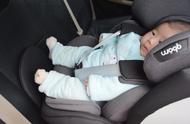 2个月宝宝坐安全座椅图（二月宝宝安全座椅怎么坐）
