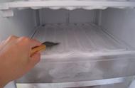 冰柜恒温为何结冰（双温冰柜为什么两边结冰）