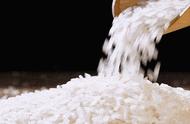 怎么选散装大米最简单的方法（大米放置一年还能吃吗）