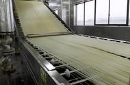 工厂制作米粉全过程（开小型米粉厂利润如何）