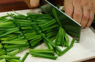 腌韭菜怎么做窍门（腌韭菜最简单的做法）