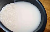 淘米水加果皮发酵后用什么肥料（淘米水和什么一起发酵做肥料好）