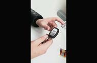 宝骏310车钥匙怎么打开换电池视频（宝骏310钥匙电池更换教程）