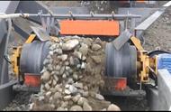 小型移动破碎机生产线视频（小型移动破碎机时产300吨）