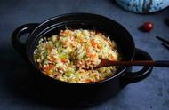 胡萝卜焖米饭的食谱（剩米饭胡萝卜的做法）
