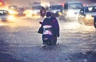 电瓶车电池外露怎么防雨（下雨天电瓶车电瓶怎么遮盖）