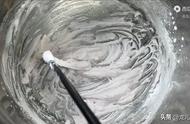 怎样用洗洁精和盐做固体胶（怎样用食用盐和洗洁精做起泡胶）