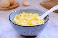 玉米和鸡蛋打碎的蒸法（生玉米鸡蛋上锅蒸几分钟）