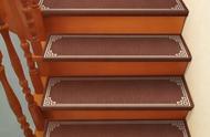 实木楼梯的安装步骤是怎样进行的（实木楼梯安装步骤和尺寸）