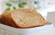 面包机怎么自己做面包（用面包机自己在家怎么做面包）