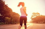 每天跑步三个月瘦多少斤（坚持每天跑步半小时一个月瘦几斤）