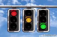 十字路口右转弯红绿灯（十字路口右转弯需要等红绿灯吗）