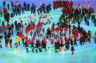 安踏2022冬奥会羽绒服图片（安踏2022五环羽绒服）
