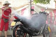 摩托车排气管清洗的正确方法（摩托车排气管怎么洗干净）