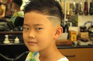 小男孩发型可以怎么剪（小男孩都适合剪的发型）