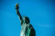 自由女神像象征着什么（自由女神像象征着美国和谁的友谊）