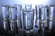 科学8杯水正确喝水时间表壁纸（一天正确的喝水时间表图壁纸）