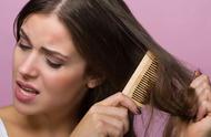 卷发梳吹头发怎么避免缠头发（可以不用卷发工具卷头发吗）