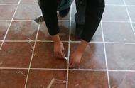 地板砖的美缝怎么擦干净（地板砖美缝如何去掉）
