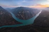 长江三峡是在长江的中游还是上游（三峡在长江的上游还是中游）