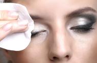 眼霜最简单在护肤的第几步用（眼霜一般用在护肤的哪一步）