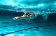 游泳对男性功效（游泳能提高男性雄性激素吗）