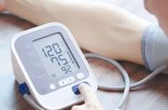 电子血压计怎么看数值（怎样看电子血压计的正确读数）