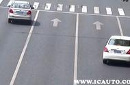 驾驶机动车在交叉路口前变更车道（路口变更车道正确的方法步骤）
