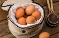 怎样辨别鸡蛋是激素鸡蛋（怎么判断鸡蛋有没有激素）