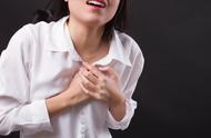 双侧乳腺胀痛刺痛怎么回事（两个乳腺疼胀痛是怎么回事）